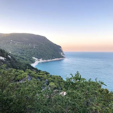 Nuovissimo Con Giardino, A Due Passi Dal Centro * Sirolo